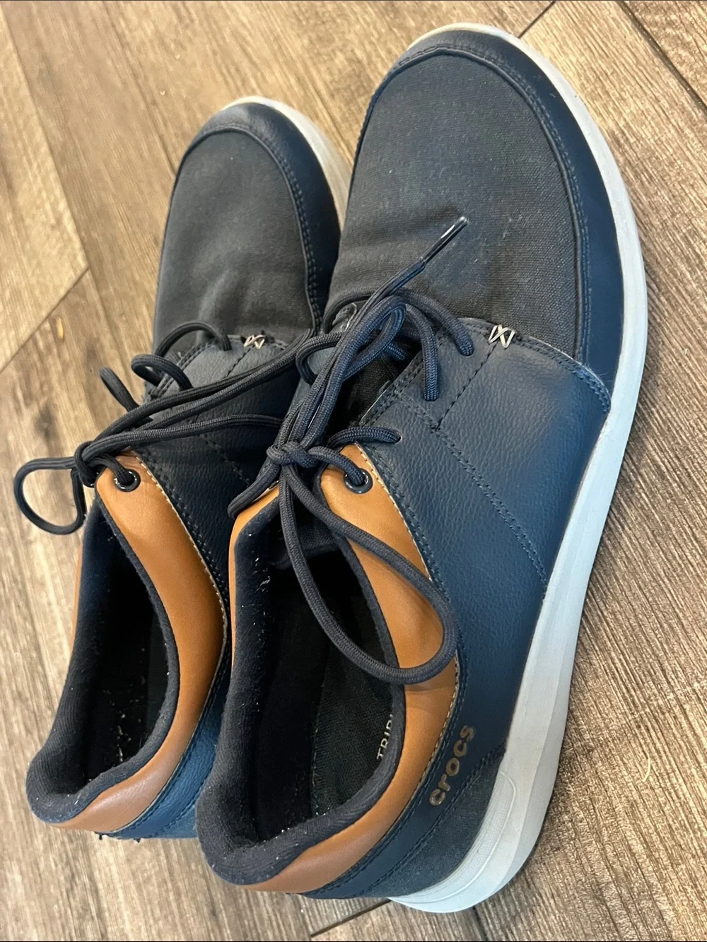 CROCS Kinsale Men's Navy and Tan Lace-Up Deck Shoes